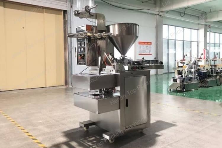 Paste packing machine