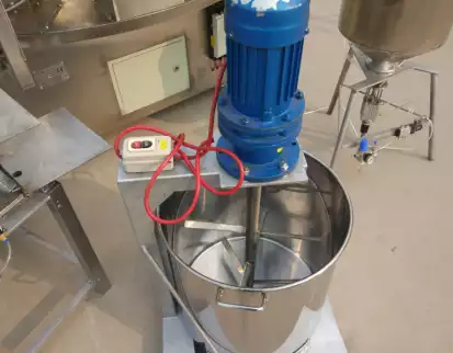 Flour and oil mixing machine