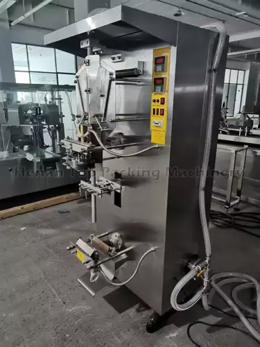 Liquid pouch packing machine