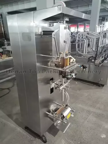 Small liquid packing machine