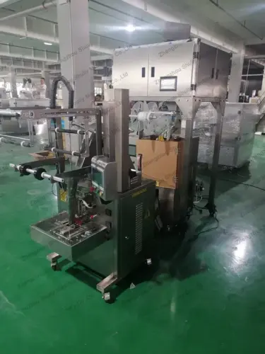 Pyramid tea bag packing machine with outer bag packing machine