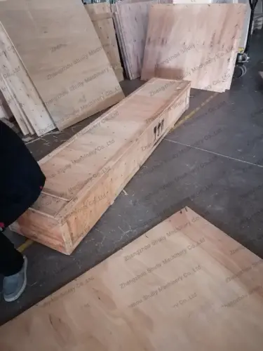 مشین کو لکڑی کے کریٹ میں پیک کریں